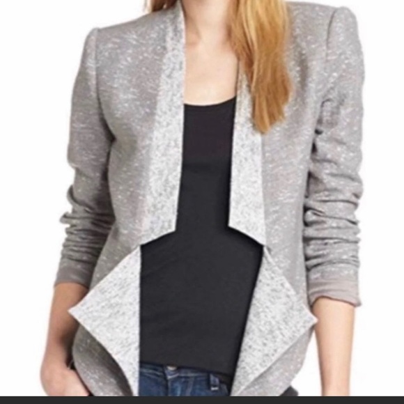 BCBG size Medium crop Navy blazer “Candice” - Picture 7 of 7